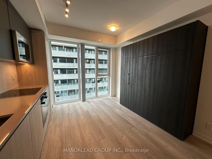 Property Photo:  400 King Street W 2525  ON M5V 1K2 