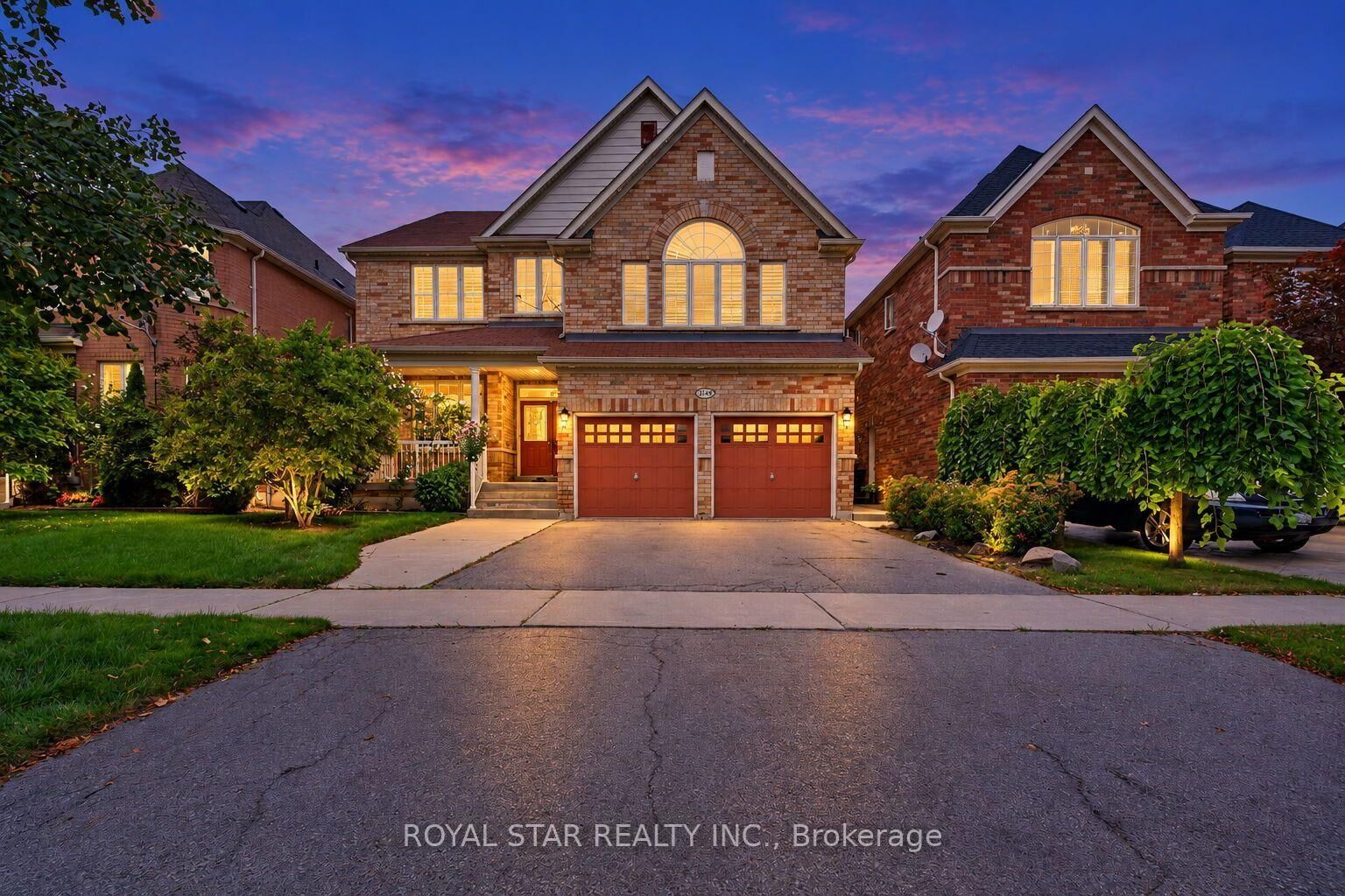 Property Photo:  3149 Gladish Grove  ON L5M 0C3 