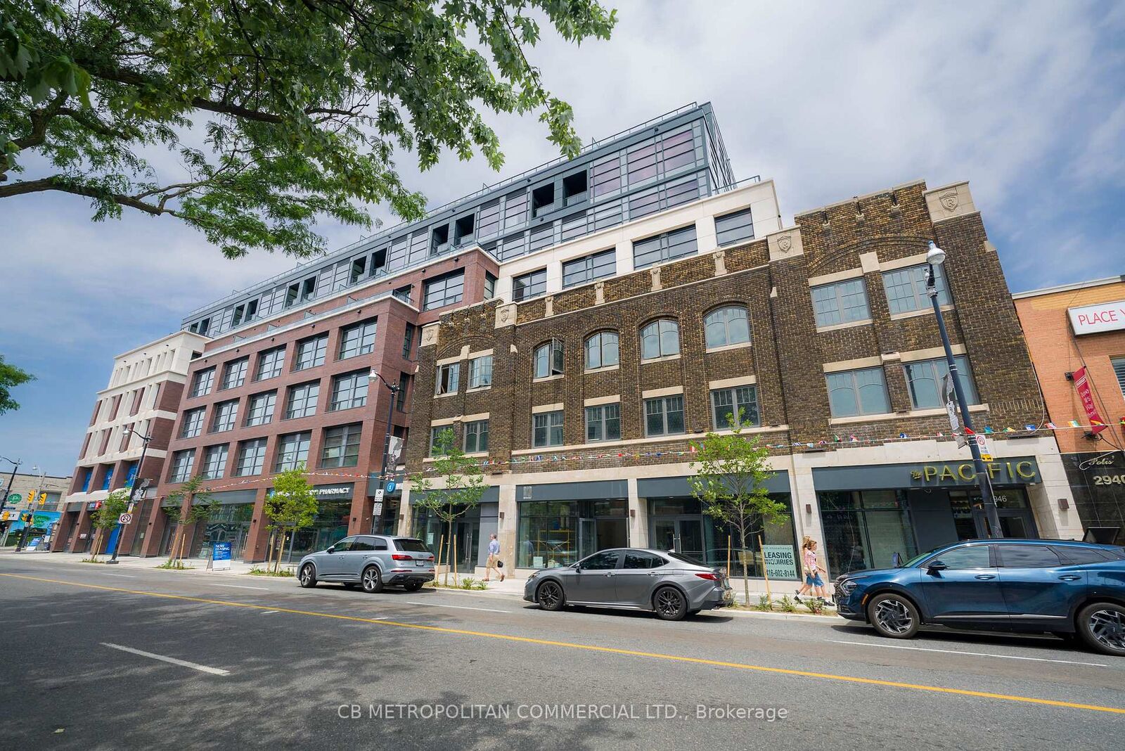 Property Photo:  2946 Dundas Street West Street W 510  ON M6P 1Y8 