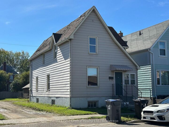 Property Photo:  128 Cumming Street  ON P7C 1N7 