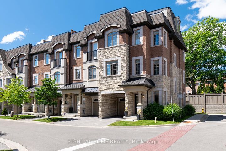 Property Photo:  2 Queen Mary Court  ON L4L 0H9 