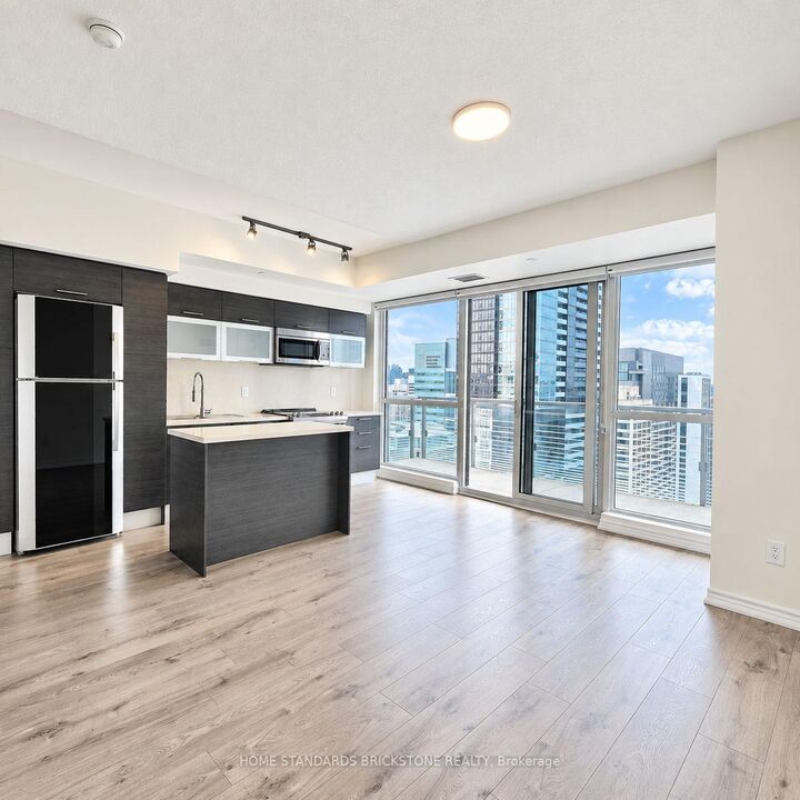 Property Photo:  386 Yonge Street 2911  ON M5B 0A5 