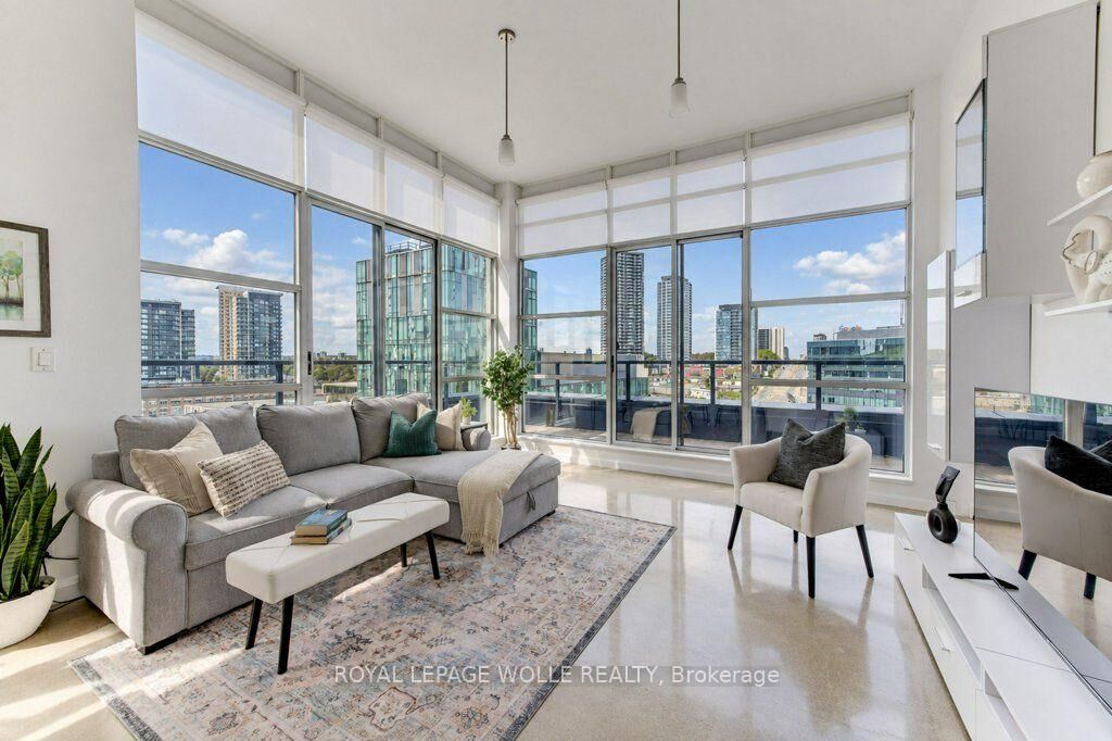 Property Photo:  410 King Street W 614  ON N2G 1C3 