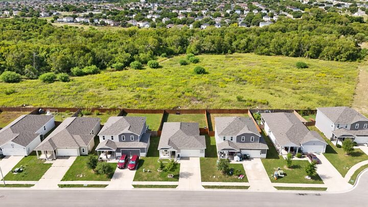 Property Photo:  130 Satsuma Lane  TX 78640 