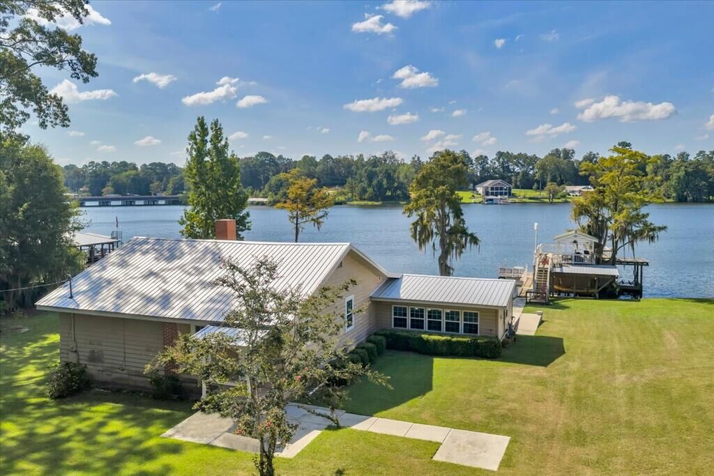 Property Photo: 822 Lakeshore Dr GA 31015