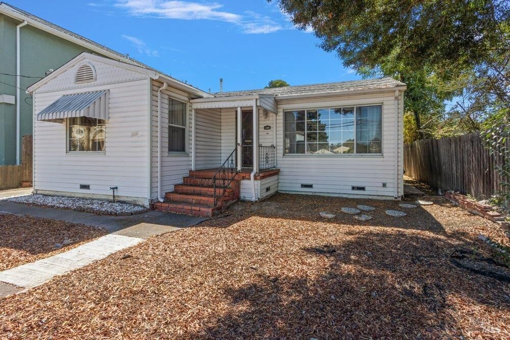 Property Photo: 428 E I Street CA 94510