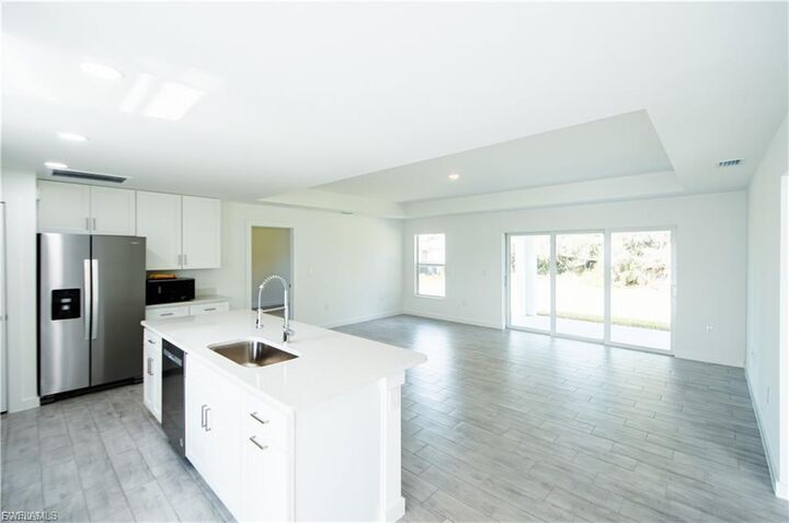 Property Photo:  2712 46th St SW  FL 33976 
