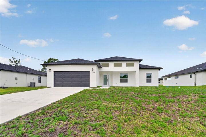 Property Photo:  454 Mercedes Ct  FL 33972 