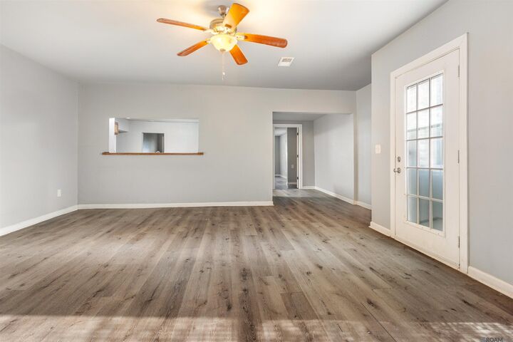Property Photo:  212 Leslie St  LA 70726 