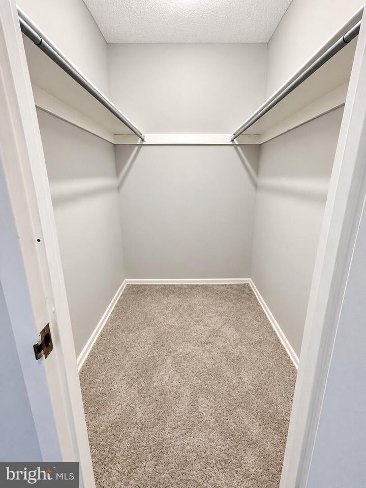 Property Photo:  2059 Huntington Avenue 809  VA 22303 