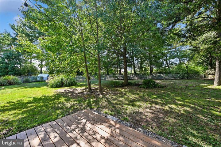 Property Photo:  6112 Fox Hill Street  VA 22150 