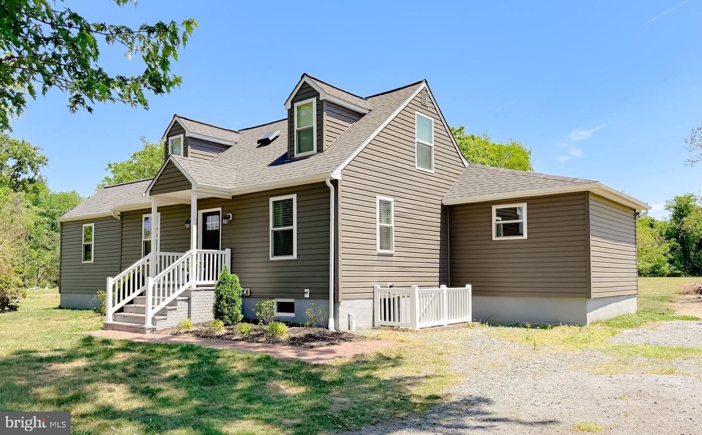 Property Photo:  4985 Solomons Island Road  MD 20639 