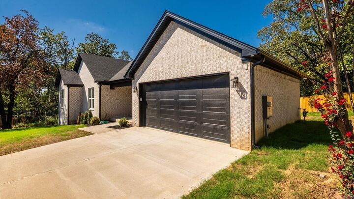 Property Photo:  9 Idlewood Place  AR 72113 