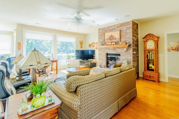 Property Photo: 5 Risco Ct Court AR 71909