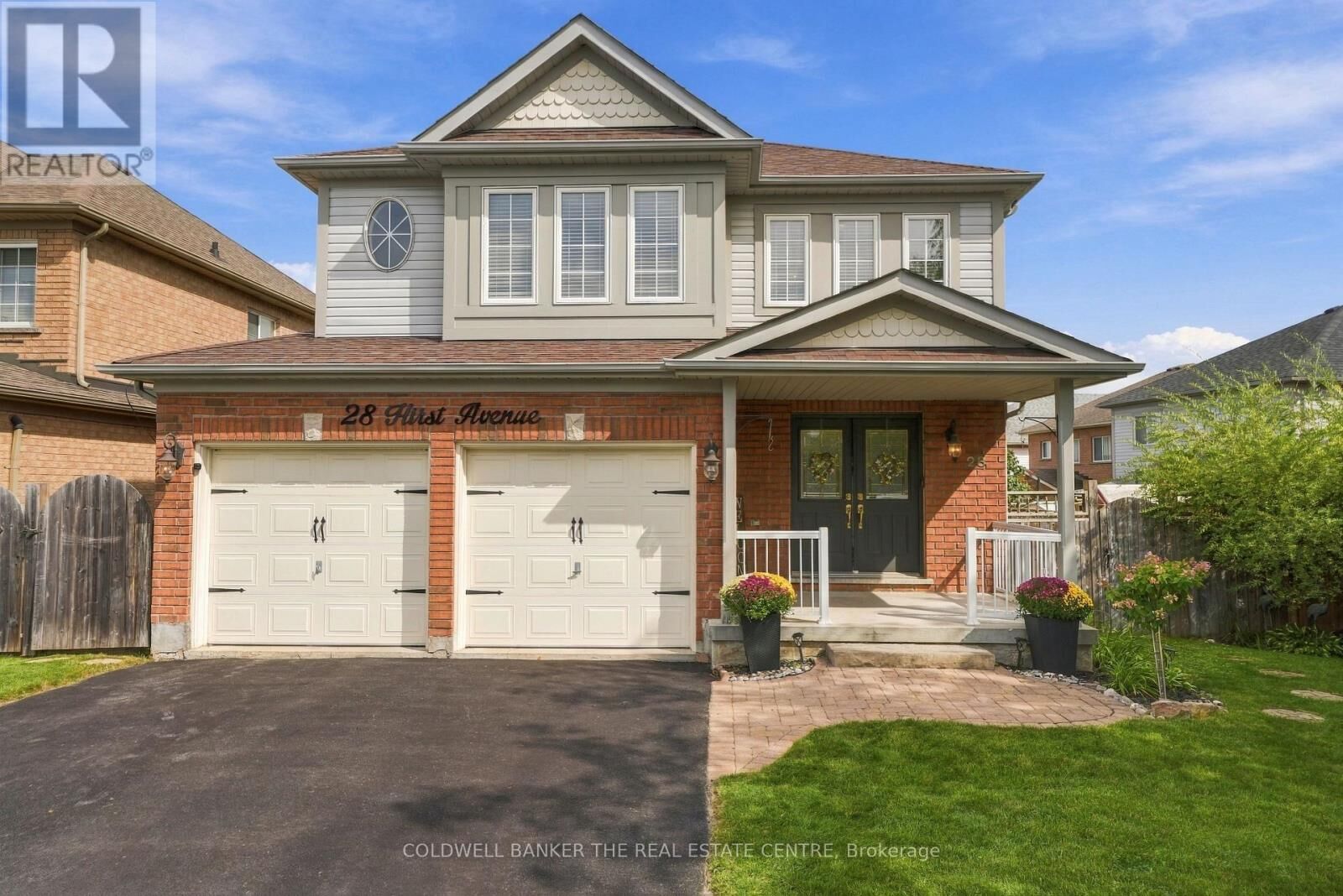 Property Photo:  28 Hirst Avenue East  ON L4P 4E6 