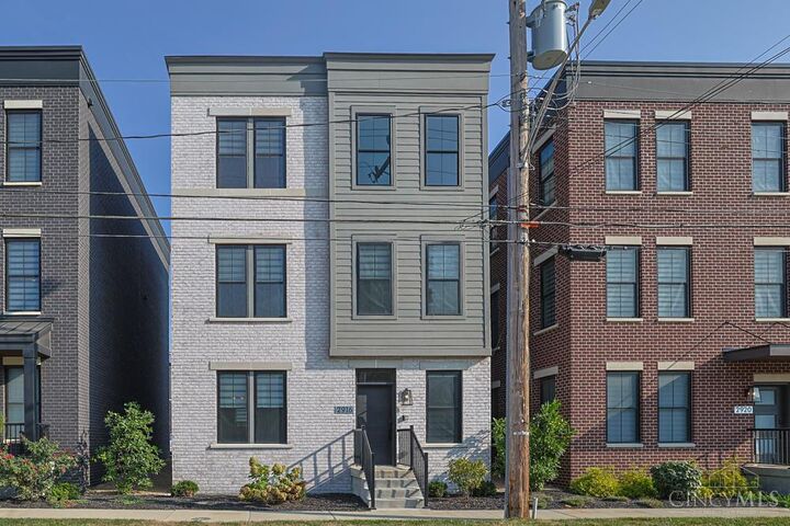 Property Photo: 2916 Robertson Avenue OH 45209