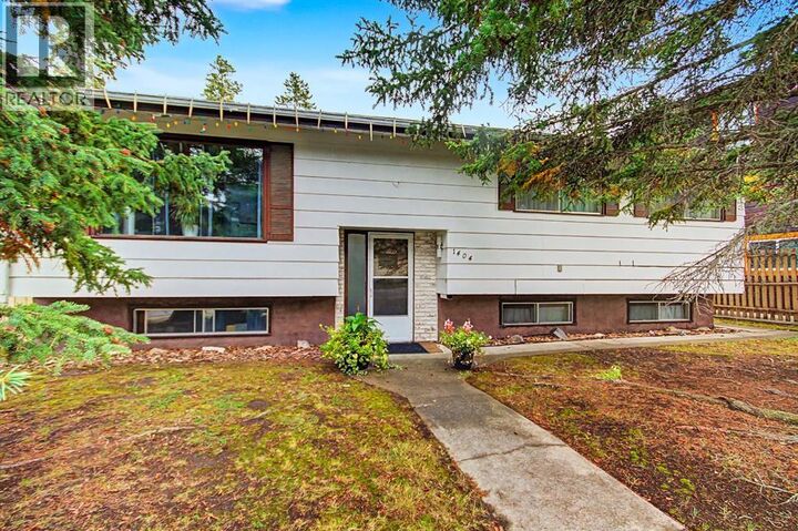 Property Photo:  1404 10th Avenue  AB T1W 1W2 