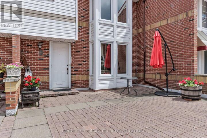 Property Photo:  1 Place D'Armes 61  ON K7K 6S3 