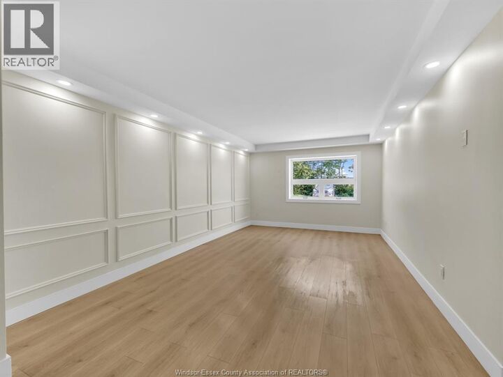 Property Photo:  670 Cameron 102  ON N9B 1Z1 