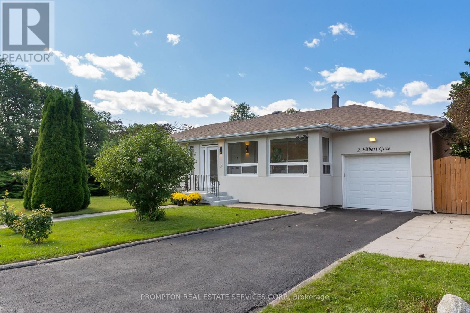 Property Photo:  2 Filbert Gate  ON M3A 2N4 
