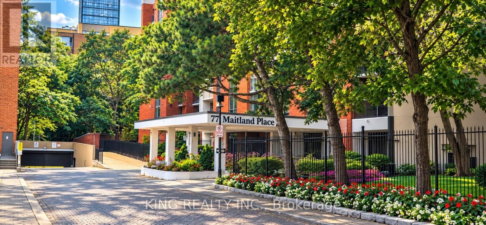 Property Photo: 77 Maitland Place 421 ON M4Y 2V6