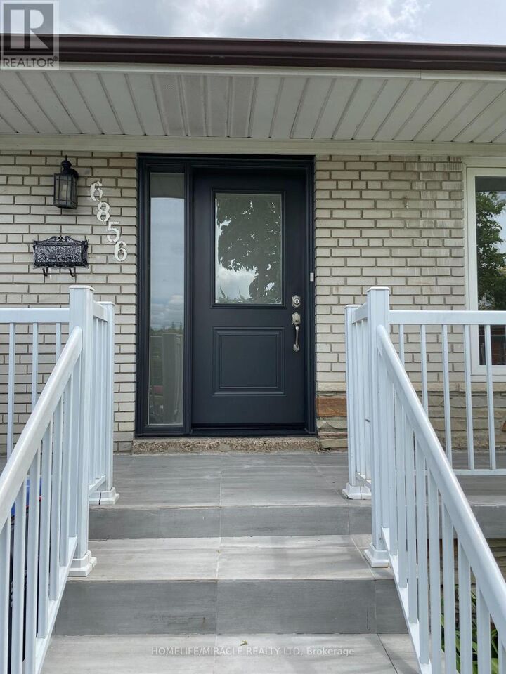 Property Photo:  6856 Darcel Avenue  ON L4T 2W5 