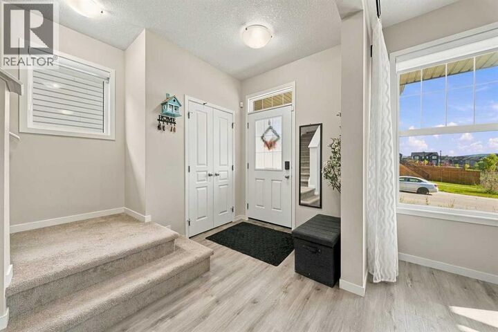 Property Photo:  35 Heritage Rise  AB T4C 2R5 