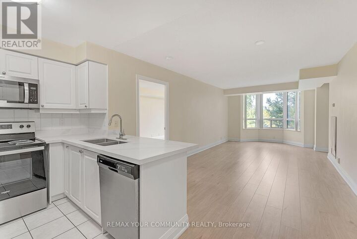 Property Photo:  80 Harrison Garden Boulevard 318  ON M2N 7E3 