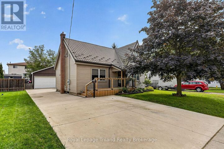 Property Photo:  268 Evelyn Avenue  ON N5C 2B1 