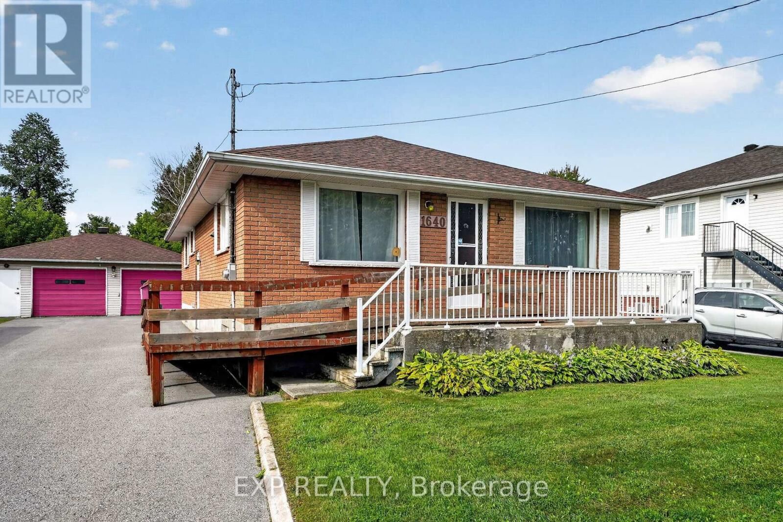 Property Photo:  1640 Brookdale Avenue  ON K6J 4R1 