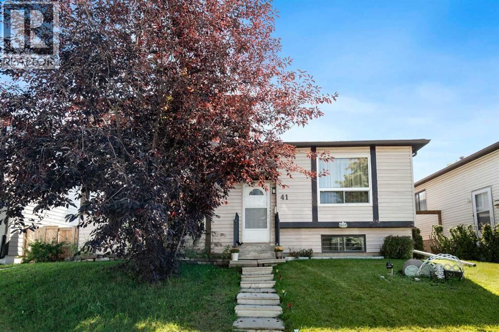 Property Photo: 41 Cedardale Road Southwest AB T2W 5A7