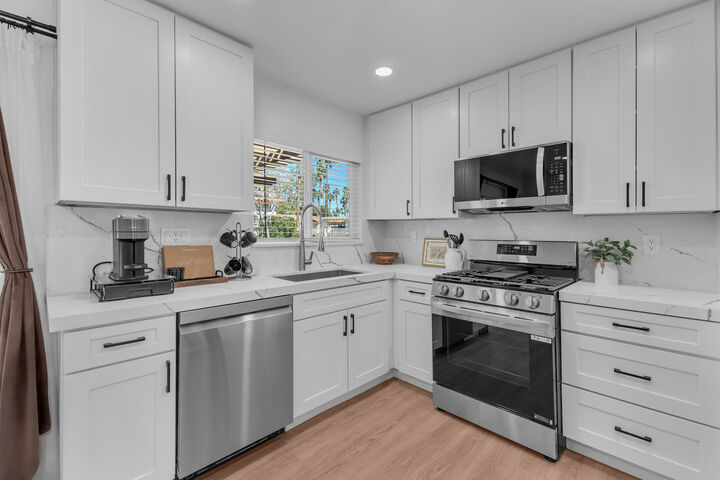 Property Photo: 75250 Vista Huerto CA 92211