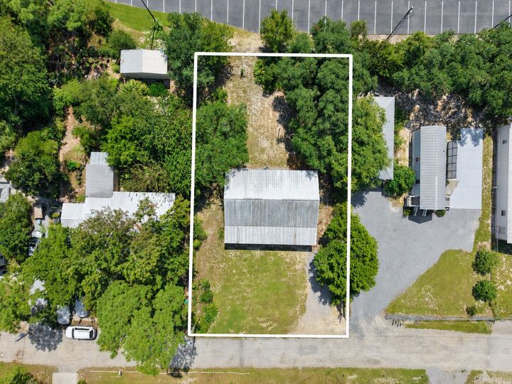 Property Photo: 40 Country Club Drive FL 32459