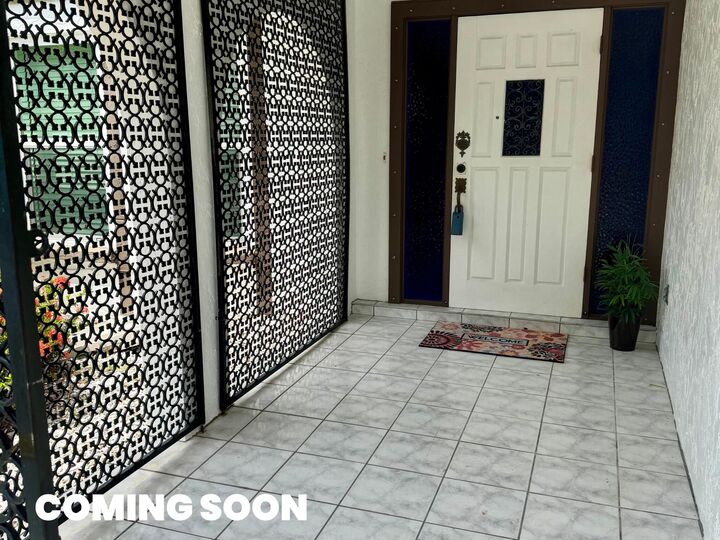Property Photo: 6829 Carmelle Drive FL 00N/A