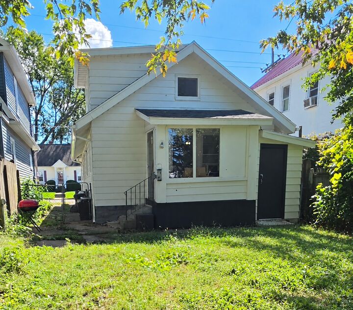 Property Photo:  1372 W 32nd Street  PA 16508 