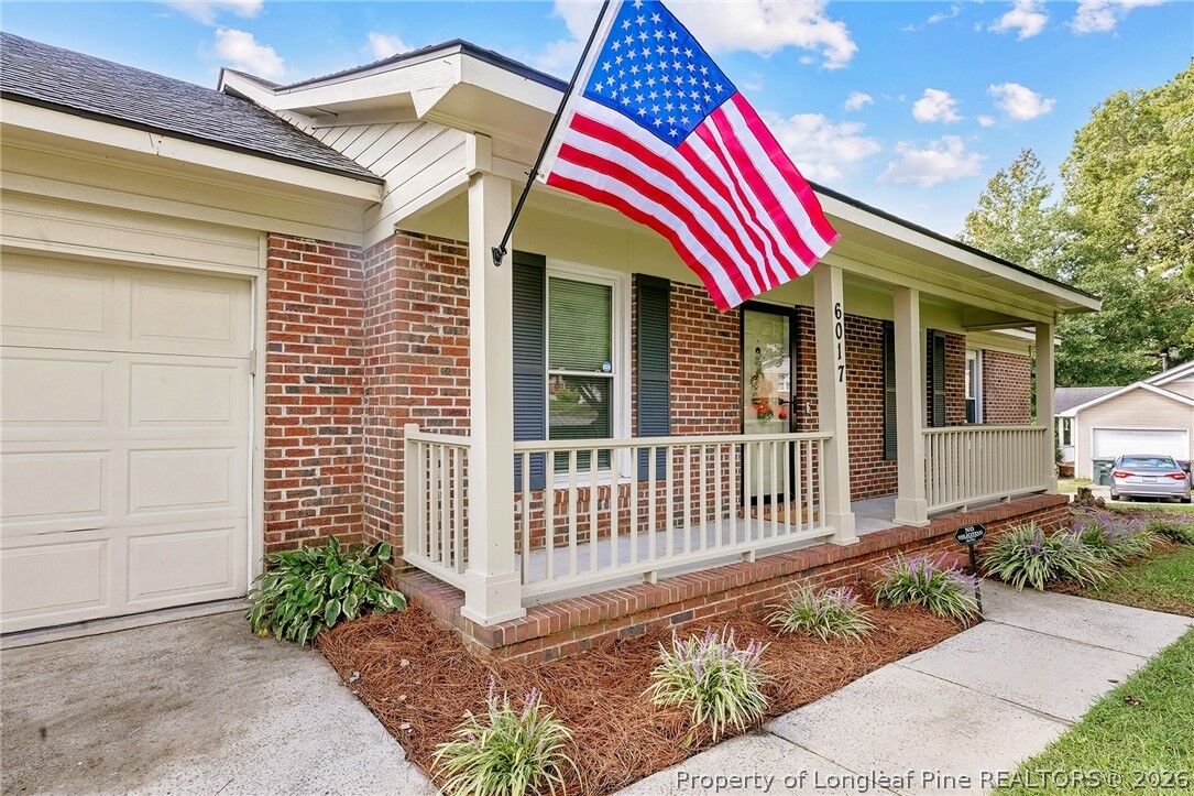 Property Photo: 6017 Dunbridge Drive NC 28314