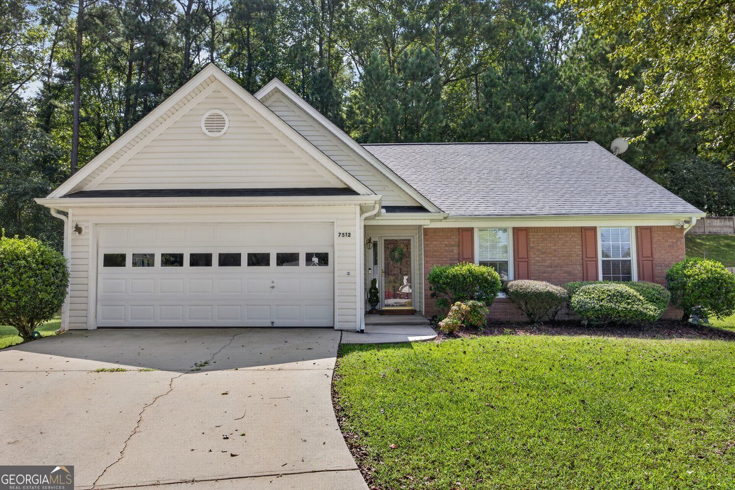 Property Photo:  7512 Deer Creek Drive  GA 30291 