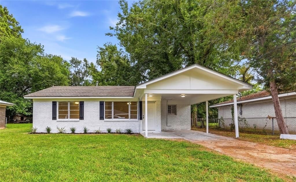 Property Photo:  5223 Sallie Street  LA 71302 