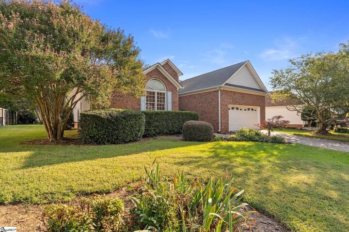 Property Photo: 207 Kinard Way SC 29681-1965