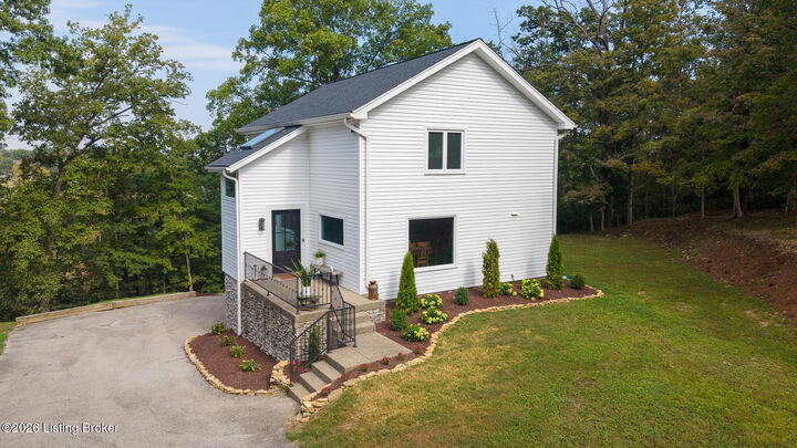 Property Photo:  1200 Johnson Rd  KY 40245 