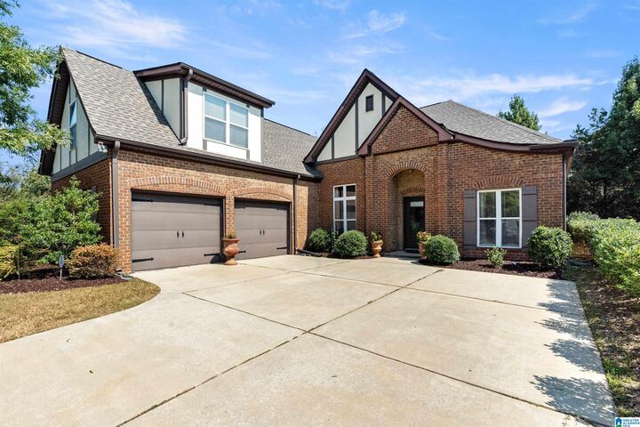 Property Photo:  101 Oxmoor Place  AL 35211 
