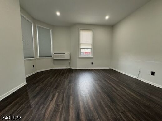 Property Photo:  40 Washington Ave 2B  NJ 07109 