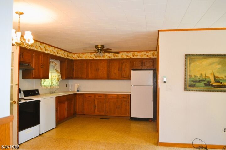 Property Photo:  11 Woods Rd  NJ 07826 
