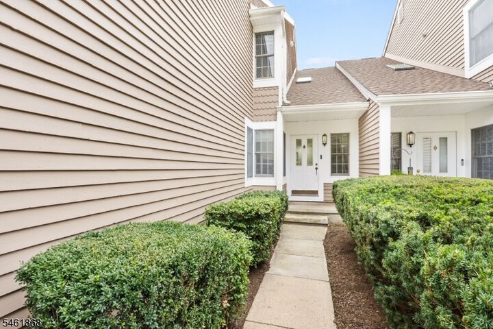 Property Photo:  16 Stone Edge Rd  NJ 07921 