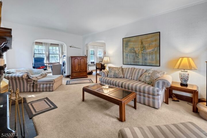 Property Photo: 9 Sherwood Pl NJ 07052