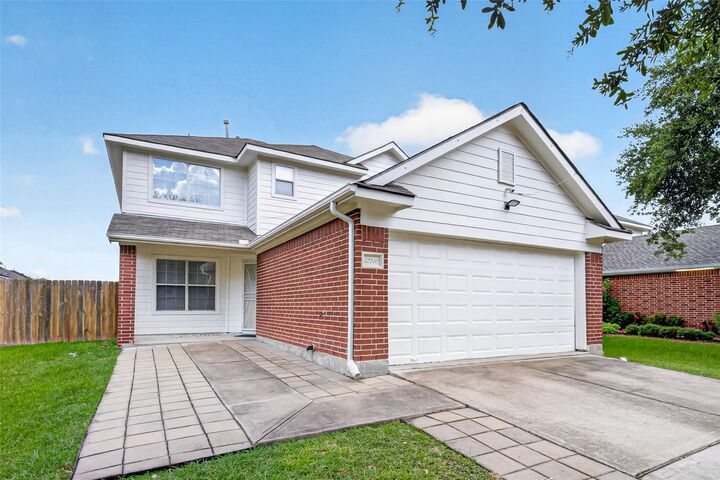 Property Photo:  12710 Paso Del Flores Drive  TX 77045 