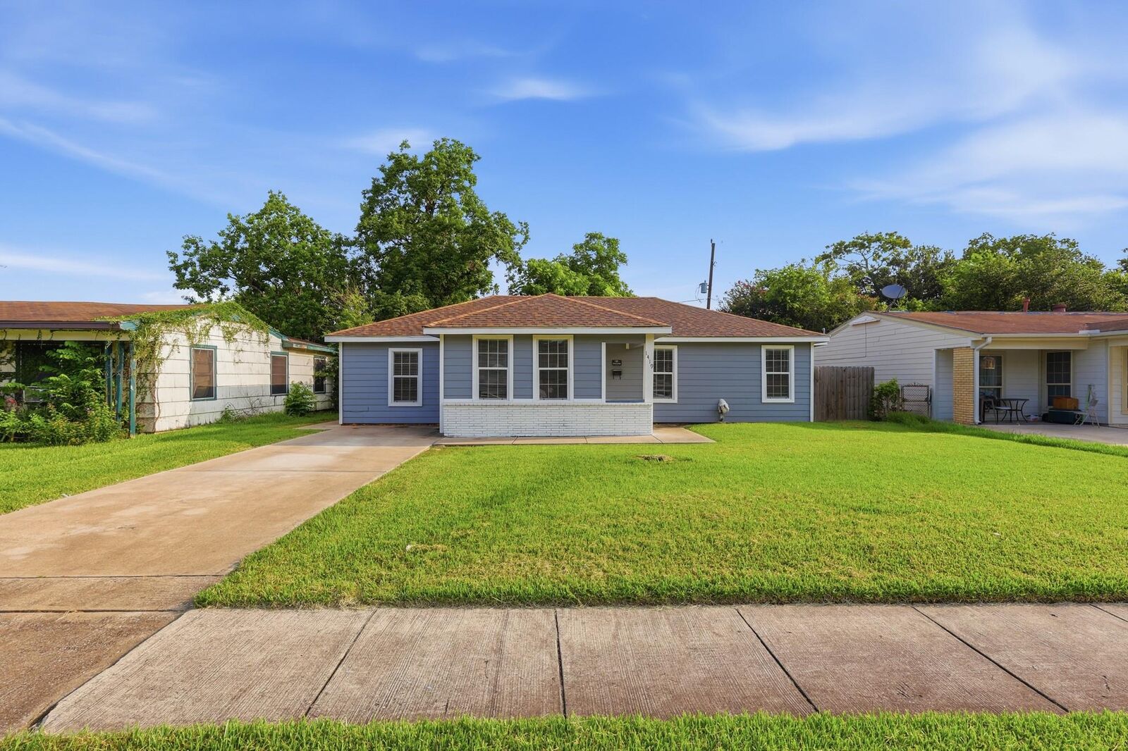 Property Photo:  1419 Roper Street  TX 77034 