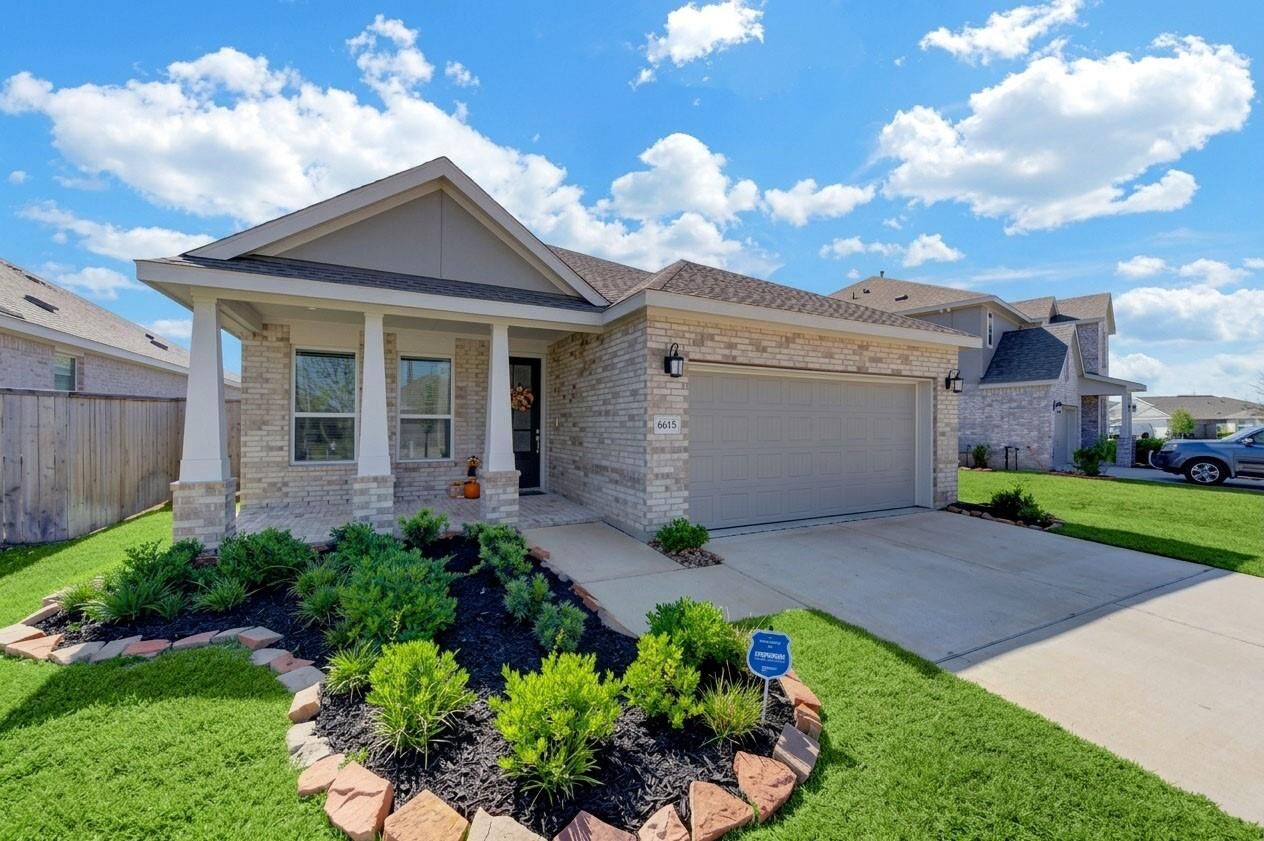 Property Photo:  6615 Tricolor Beech Lane  TX 77493 