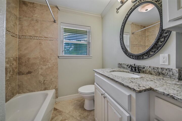 Property Photo:  1423 Thornton Road  TX 77018 