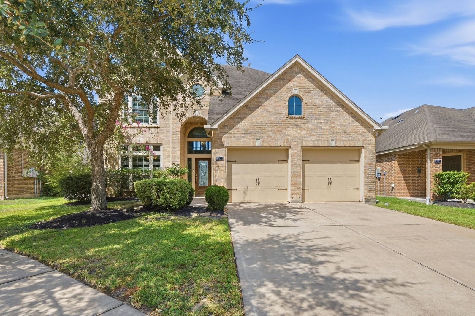 Property Photo: 10911 Starling Creek Drive TX 77406
